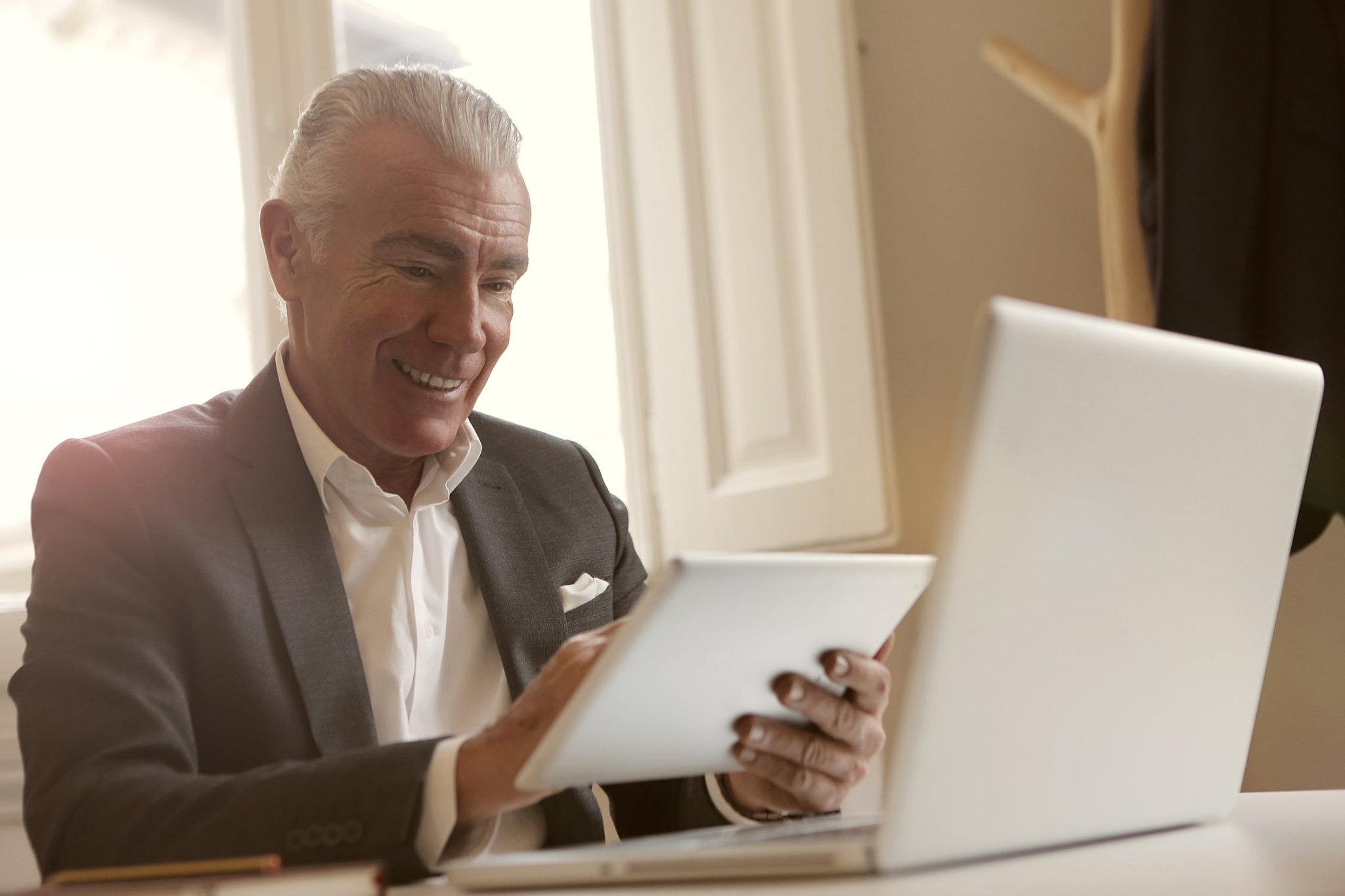 How a Dental Implant Procedure Can Improve Your Smile